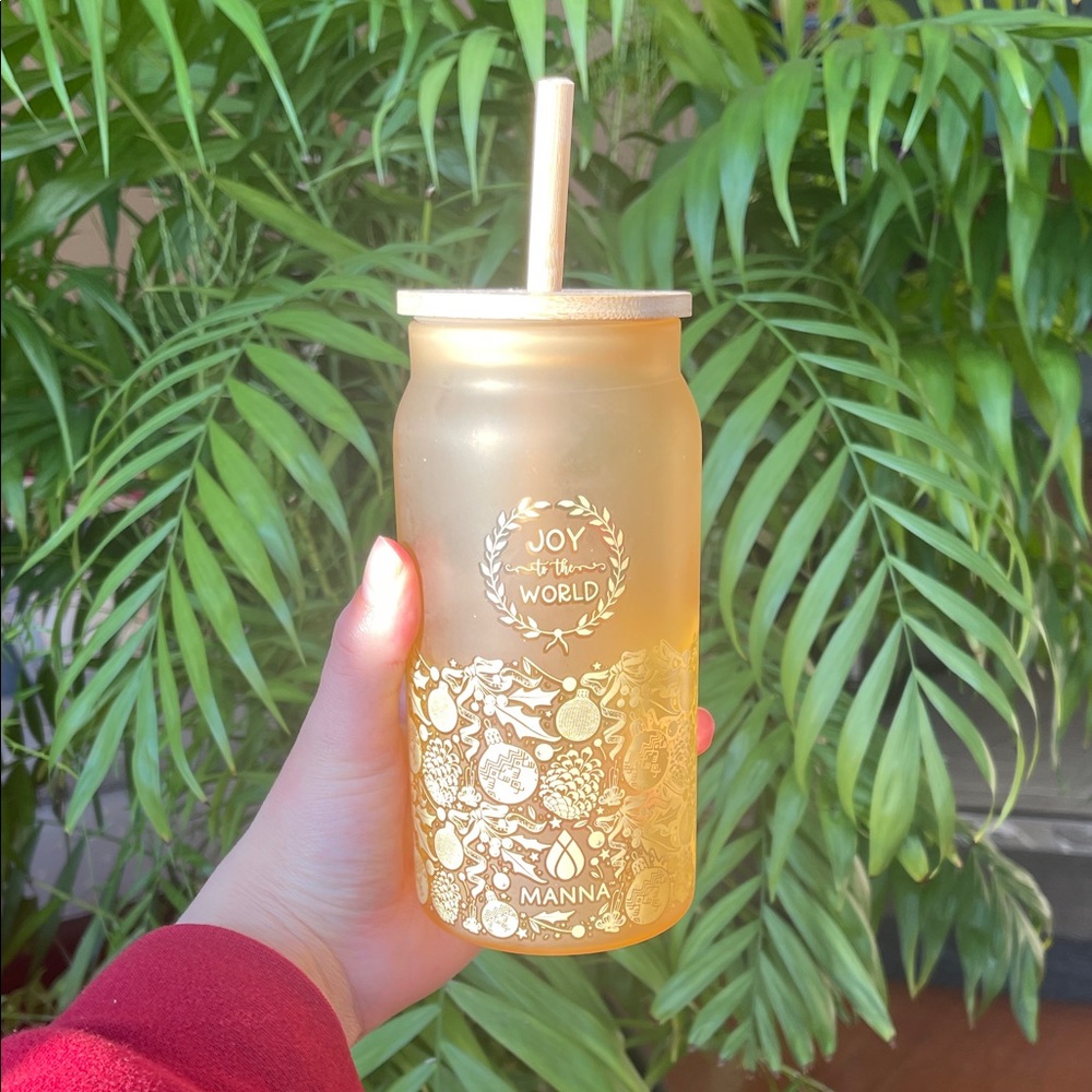 Small Manna Gold Glass Tumbler with Straw